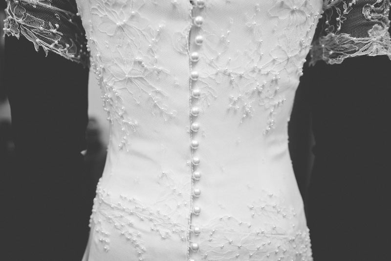 the pearls of the wedding dress