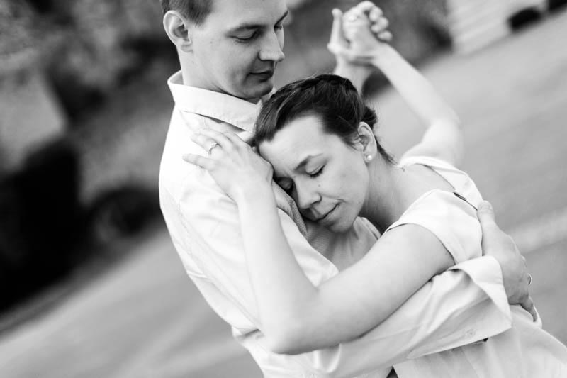 superb photo of dancing couple