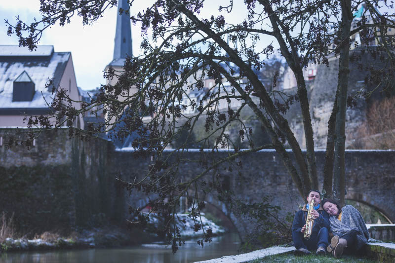 lovers under a tree in luxembourg