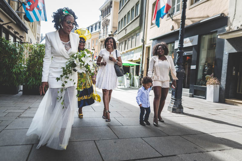cortège nuptial dans les rues de luxembourg