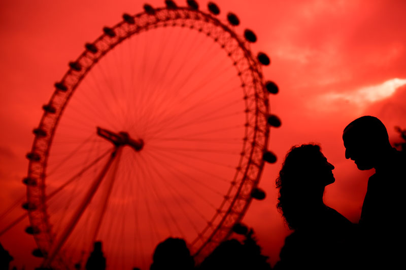 great red photo of the london eye