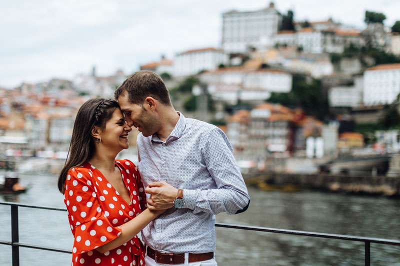 getting engaged in Ribeira Portugal
