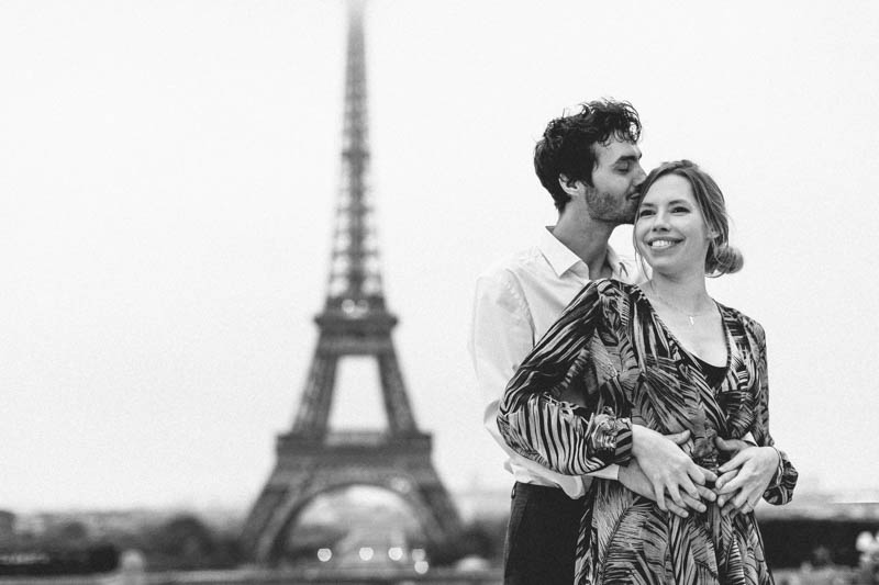 couple on elopement in paris